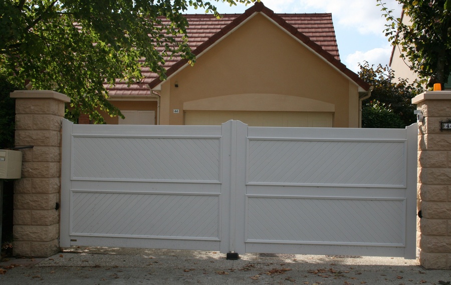 Nos mod&egrave;les de portails PVC &agrave;&nbsp;Fontainebleau