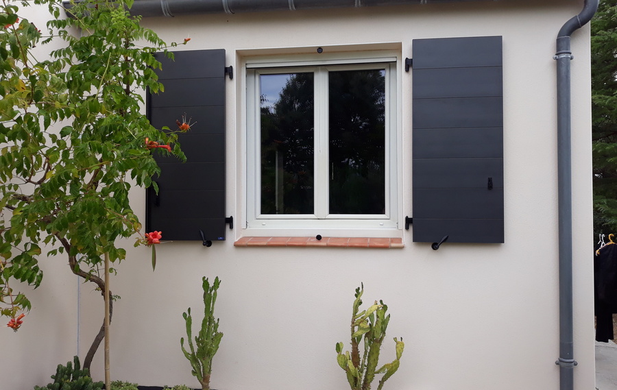 Volets battants &eacute;pur&eacute;s &agrave;&nbsp;Fontainebleau