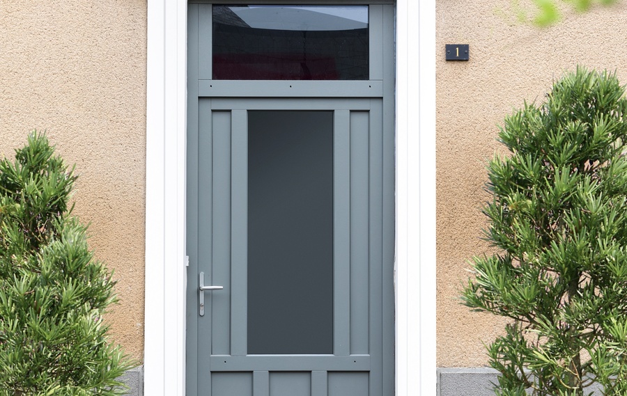 Notre gamme de porte d'entr&eacute;e en BOIS CLASSIQUE et CREATIVE CONTEMPORAINE &agrave; FONTAINEBLEAU