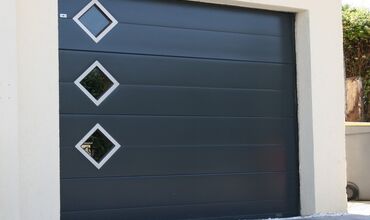 Portes de garage &agrave;&nbsp;FONTAINEBLEAU